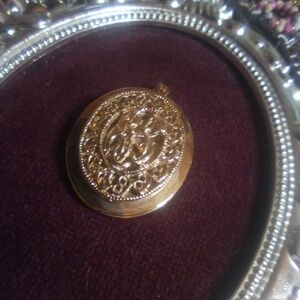 Locket pendant vintage